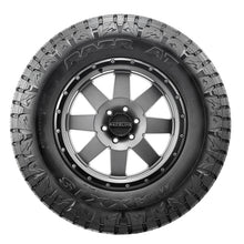 Cargar imagen en el visor de la galería, Juego de 4 Neumáticos Razr AT811 285/70R17 - Maxxis - DOBLETRACCION