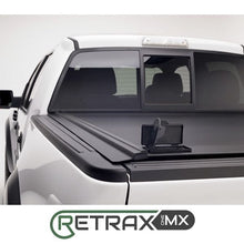 Cargar imagen en el visor de la galería, Tapa Retractil Manual Mx Dodge Ram 2500 CD con Rambox (19+) - Retrax