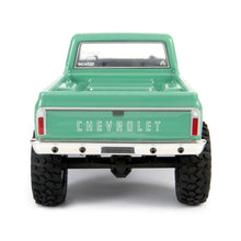 Cargar imagen en el visor de la galería, Auto a Control Remoto RC Chevrolet C10 1967 1/24 4WD Verde - Axial