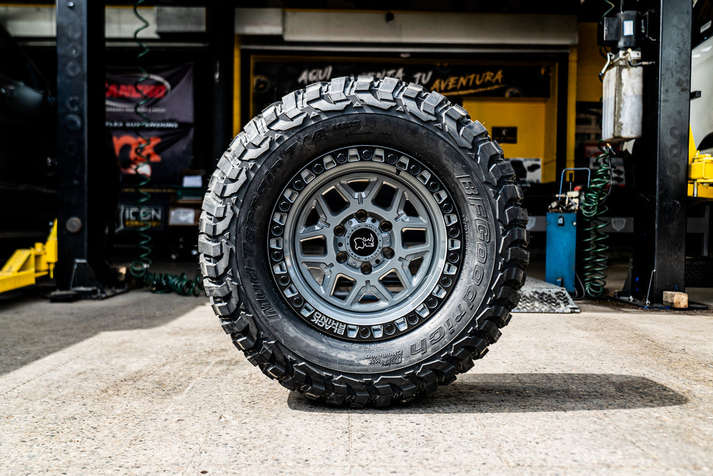 4 Llantas Kelso 17X9 6X139 Battleship Gray - Black Rhino