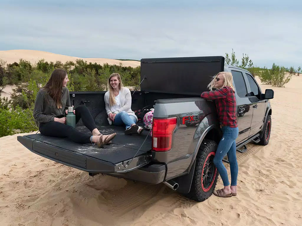 Tapa Plegable Cubre Pick-Up Dura XCEED Chevrolet Silverado 1500 (14+) - Extang - DOBLETRACCION