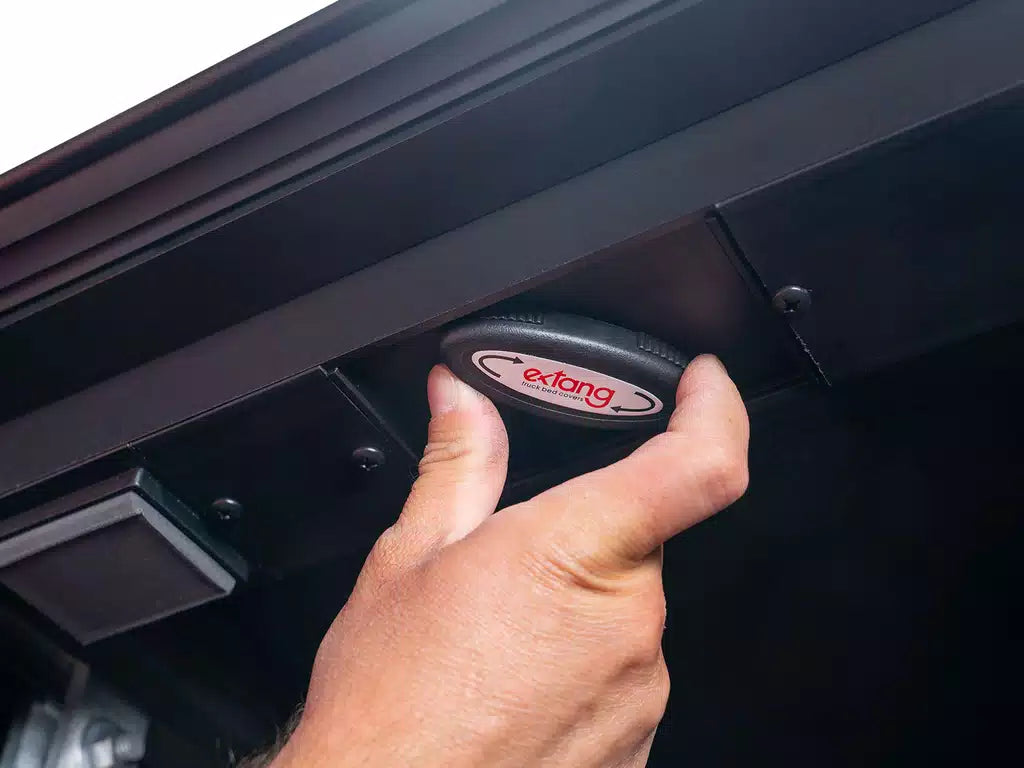 Tapa Plegable Dura XCEED Chevrolet D-MAX (14+) - Extang