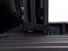 Cargar imagen en el visor de la galería, Tapa Plegable Cubre Pick-Up Dura XCEED Chevrolet Silverado 1500 (14+) - Extang - DOBLETRACCION