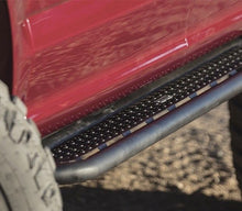 Cargar imagen en el visor de la galería, Pisadera Dominator D6 Mercedes Benz Clase X (18-20) - Go Rhino - DOBLETRACCION