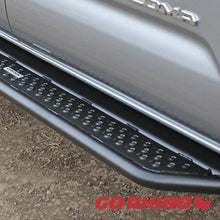 Cargar imagen en el visor de la galería, Pisadera Dominator D6 Chevrolet Silverado 1500 (19+) - Go Rhino