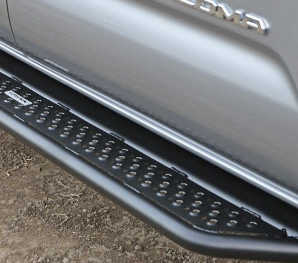 Pisadera Dominator D6 Mercedes Benz Clase X (18-20) - Go Rhino - DOBLETRACCION