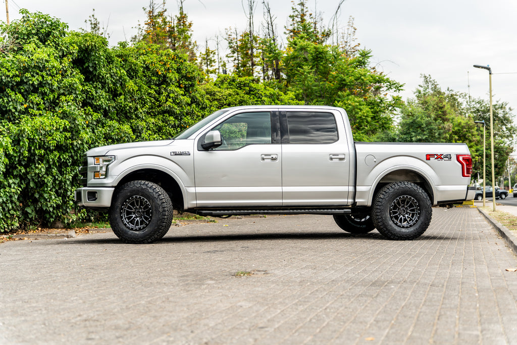 4 Llantas Rebel D680 17X9 6X139 Gris - Fuel