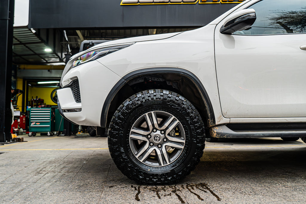 Kit de Suspensión Quick Lift 2" RS9000XL Toyota Fortuner (05+) - Rancho