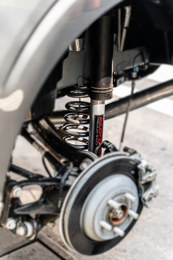 Kit de suspensión 2" Ford Maverick (22+) de Rough Country