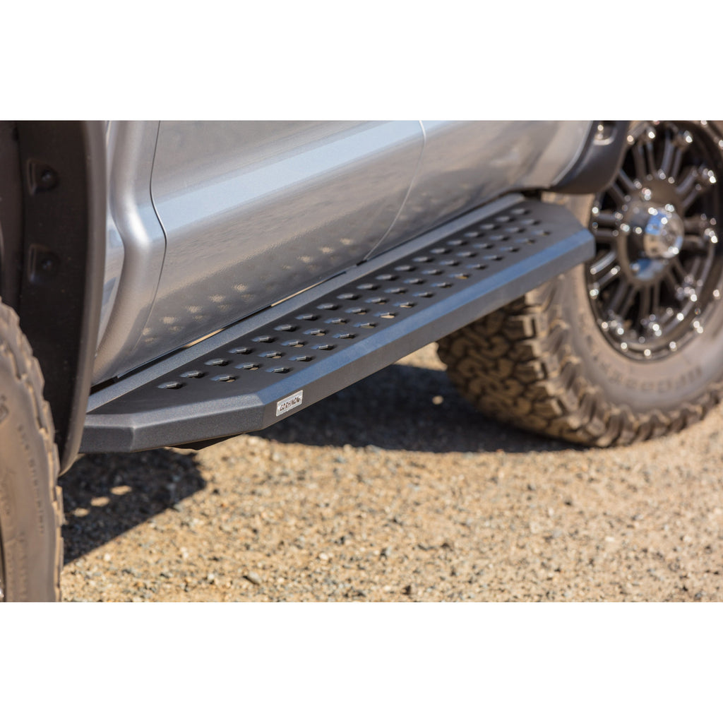 Pisadera RB20 Raptor Chevrolet Silverado (2019+) - Go Rhino - DOBLETRACCION
