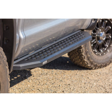 Cargar imagen en el visor de la galería, Pisadera RB20 Raptor Chevrolet Silverado (2019+) - Go Rhino - DOBLETRACCION