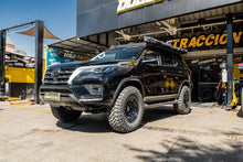 Cargar imagen en el visor de la galería, Kit de Suspensión 2 Toyota Fortuner (16+) - Dobinsons