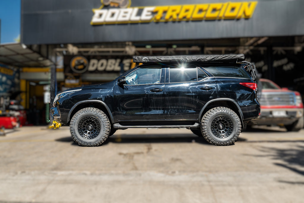 Kit de Suspensión 2 Toyota Fortuner (16+) - Dobinsons