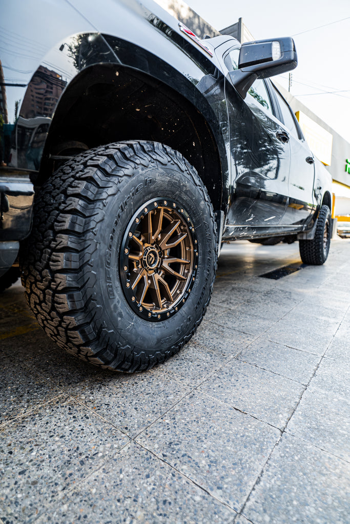 4 Llantas Rebel D681 17X9 6X139 Bronze  - Fuel