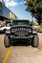 Cargar imagen en el visor de la galería, Parachoques Delantero con barra LED Wrangler JK/JL/JT - Rough Country - DOBLETRACCION