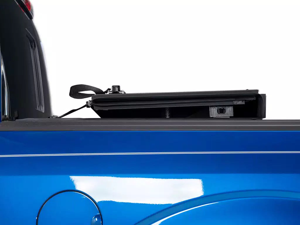 Tapa Plegable Dura XCEED Toyota Hilux Revo (16+) - Extang
