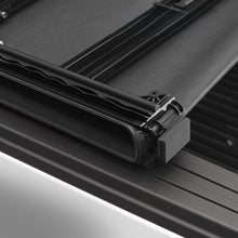 Cargar imagen en el visor de la galería, Tapa plegable vinil Trifecta Chevrolet Silverado (+14) - Extang