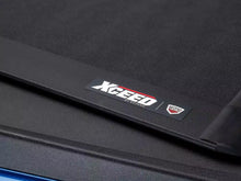 Cargar imagen en el visor de la galería, Tapa Plegable Dura XCEED Chevrolet Silverado 1500 (14+) - Extang