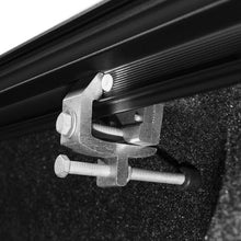 Cargar imagen en el visor de la galería, Tapa Retráctil Manual XR Cubre Pick-Up Chevrolet Silverado (19+) - Retrax - DOBLETRACCION