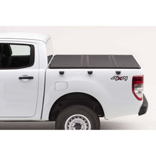 Cargar imagen en el visor de la galería, Tapa Plegable Cubre Pick-Up Solid Fold Toyota Hilux - Extang