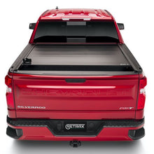 Cargar imagen en el visor de la galería, Tapa Retractil Cubre Pick-Up Manual  Silverado 1500  (+14) - Retrax - DOBLETRACCION