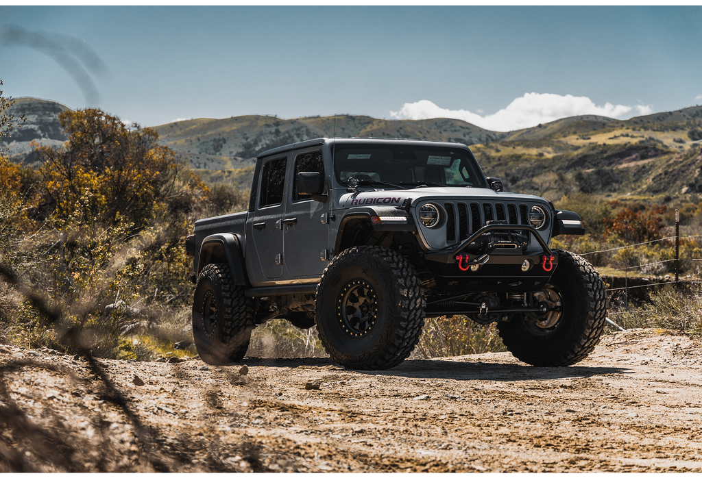 4 llantas KM550 17x9 6x139 Riot Anthracite W/Satin Black Lip - KMC Wheels