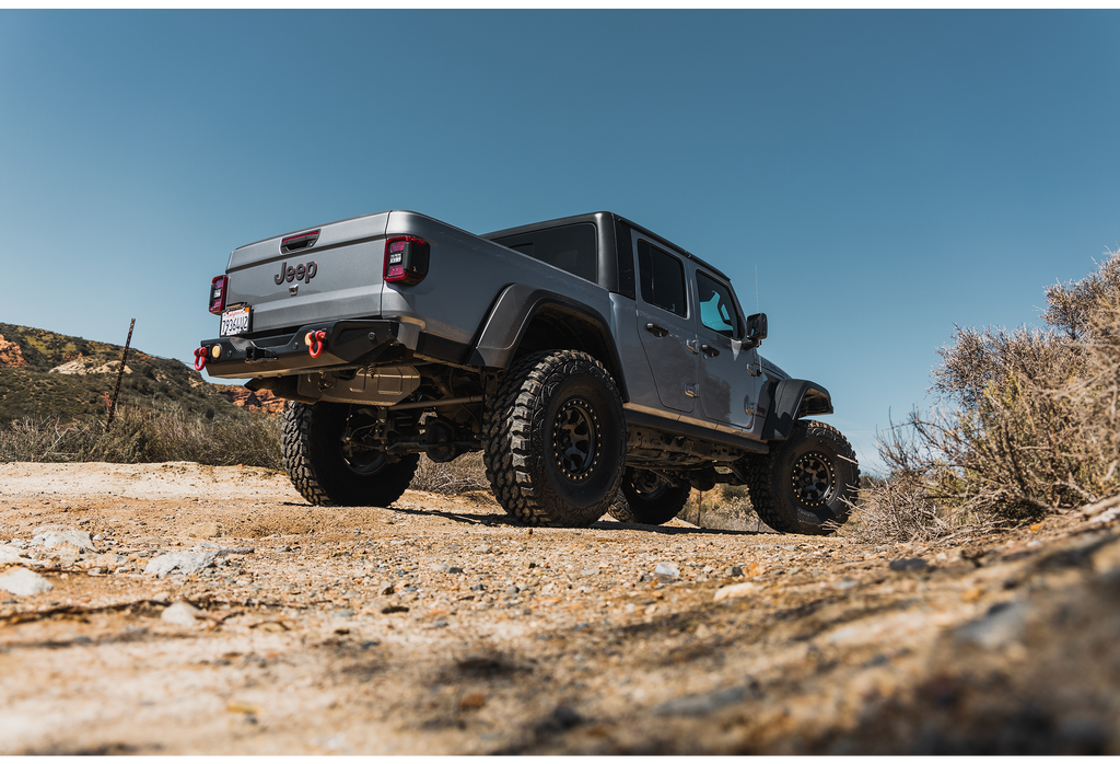 4 llantas KM550 17x9 6x139 Riot Anthracite W/Satin Black Lip - KMC Wheels