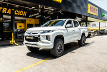 Cargar imagen en el visor de la galería, Kit de Levante de Suspensión Nitrocharger Plus 40mm Mitsubishi L200 (16+) - Old Man Emu