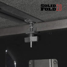 Cargar imagen en el visor de la galería, Tapa Plegable Dura Solid Fold 2.0 Volkwagen Amarok (09+) - Extang