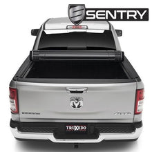 Cargar imagen en el visor de la galería, Tapa Enrollable Rígida Sentry Dodge Ram 1500 con Rambox (19+) - Truxedo