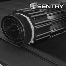 Cargar imagen en el visor de la galería, Tapa Enrollable Cubre Pick-Up Rígida Sentry Chevrolet Silverado (2019+) - Truxedo - DOBLETRACCION