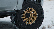 Cargar imagen en el visor de la galería, 4 Llantas Race Wheels 315 Gold &amp; Black Lip 17x8.5 6x135 - Method