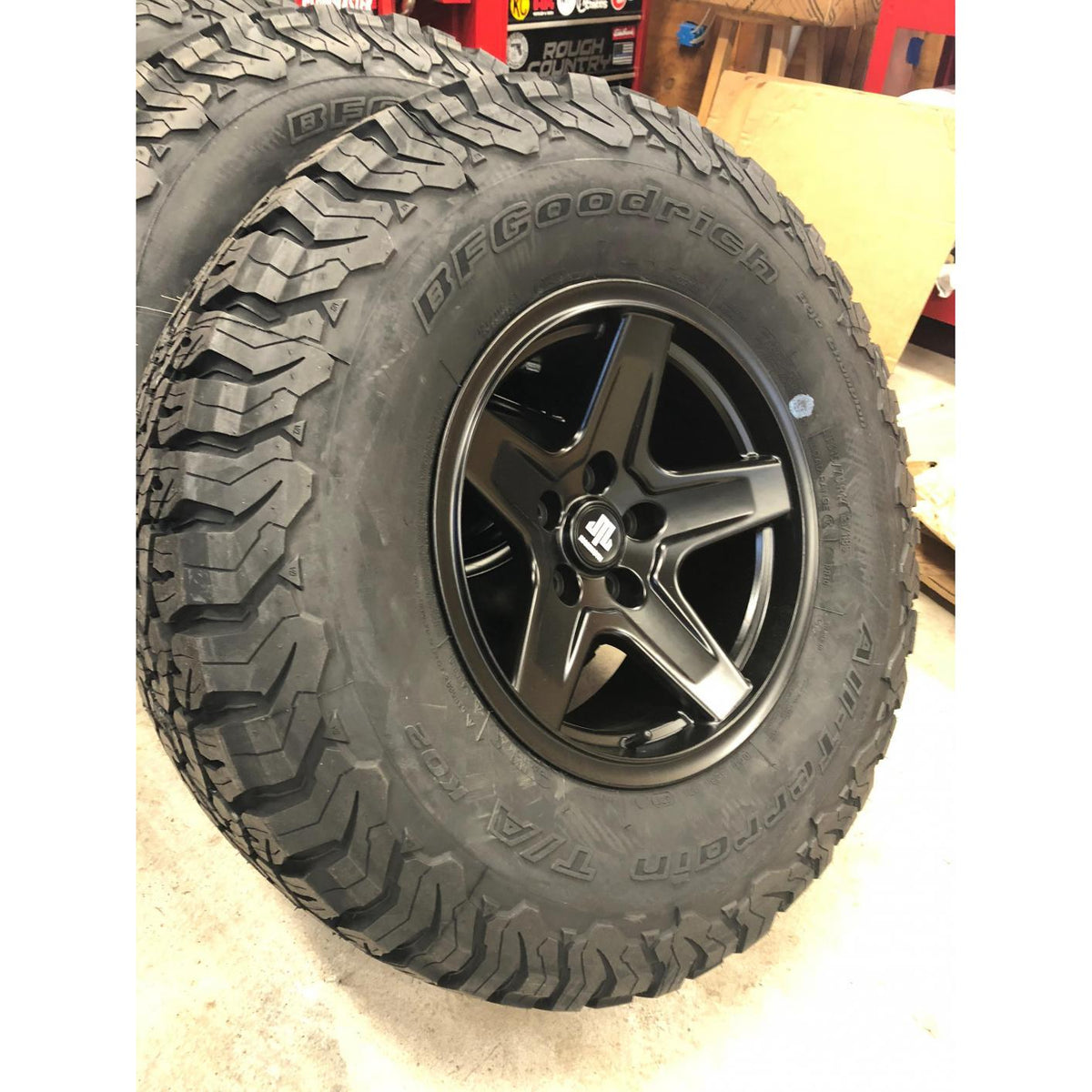 Juego de 4 Neumáticos All-Terrain T/A KO2 235/65R17 - BFGoodrich - DOBLETRACCION 