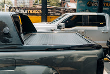 Cargar imagen en el visor de la galería, Tapa Retráctil Manual 2.0 Cubre Pick-Up Volkswagen Amarok V6 (21+) - BulX15