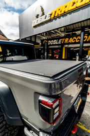 Tapa Enrollable Rígida Cubre Pick-Up Sentry Jeep Gladiator JT (19+) - Truxedo