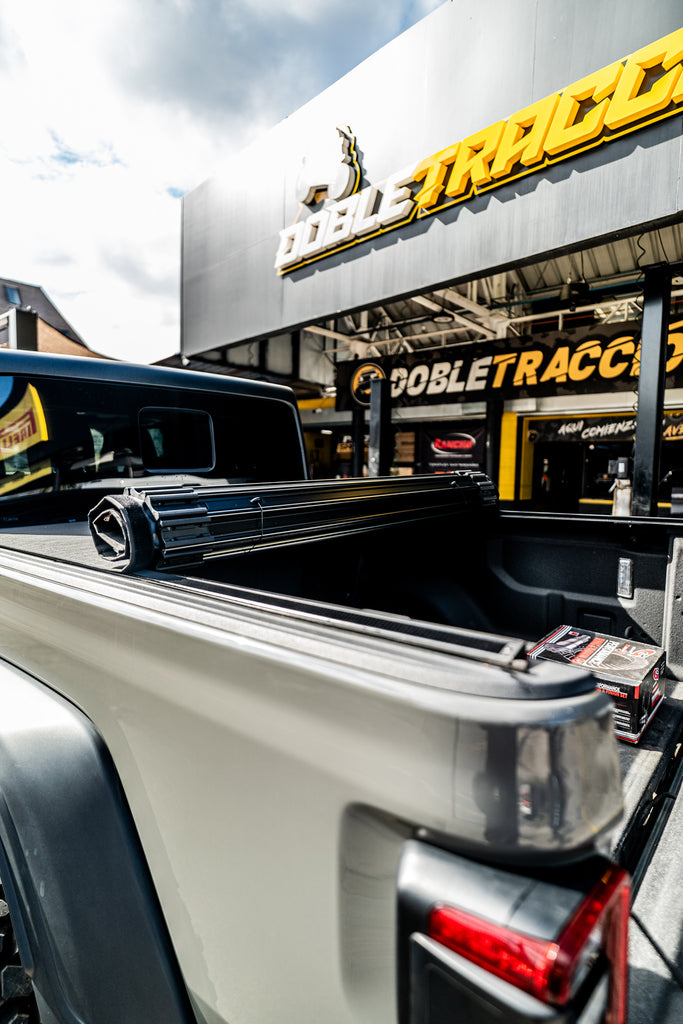 Tapa Enrollable Rígida Cubre Pick-Up Sentry Jeep Gladiator JT (19+) - Truxedo