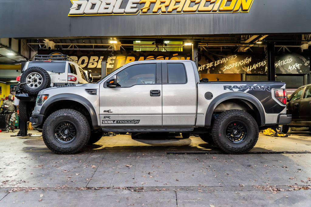 4 Llantas 318 17x8.5" 6x135 Gloss Black - Method Wheels