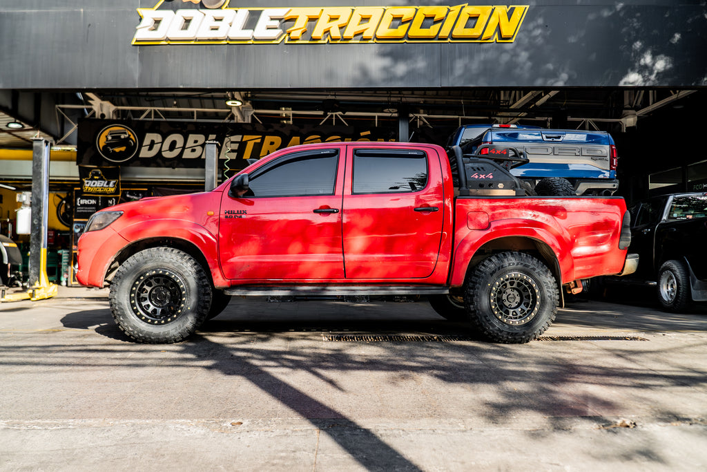 Kit de Suspensión FOX 2.0 Performance Series Toyota Hilux 0-2 (05+) - FOX