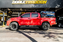 Cargar imagen en el visor de la galería, Kit de Suspensión FOX 2.0 Performance Series Toyota Hilux 0-2 (05+) - FOX