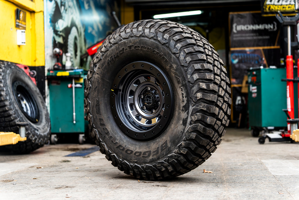 4 Llantas Xplorer 17x9 6x139/12 Matte GunMetal - Black Rhino