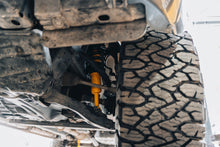 Cargar imagen en el visor de la galería, Kit de Suspensión Nitrocharger Plus - Toyota Hilux Vigo/Revo (05+) - Old Man Emu