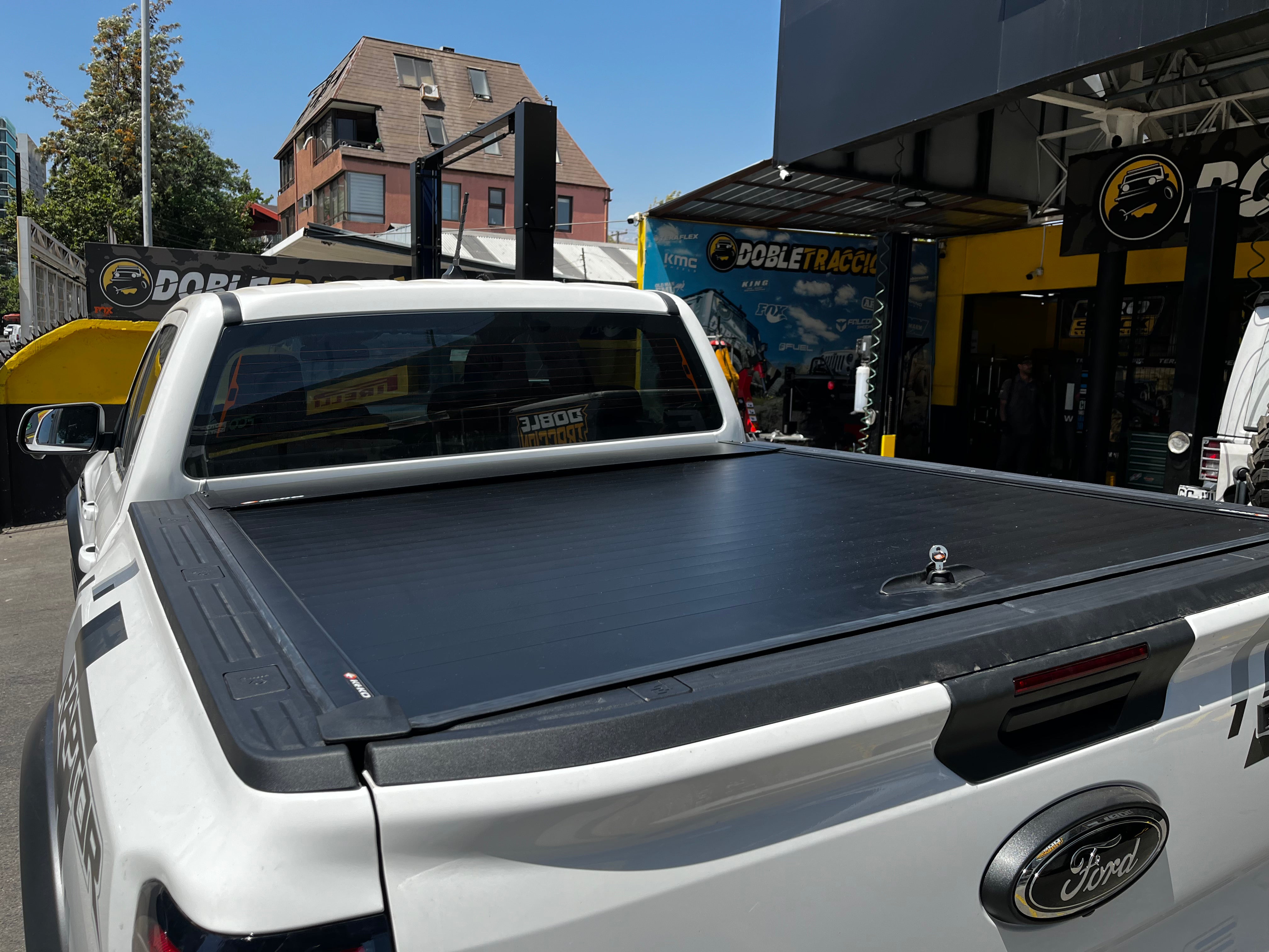Tapa Retráctil Manual Cubre Pick-Up Ford New Ranger (24+) - Keko - DOBLETRACCION 