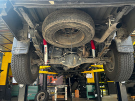 Instalación de Amortiguadores Traseros (par) - DOBLETRACCION 