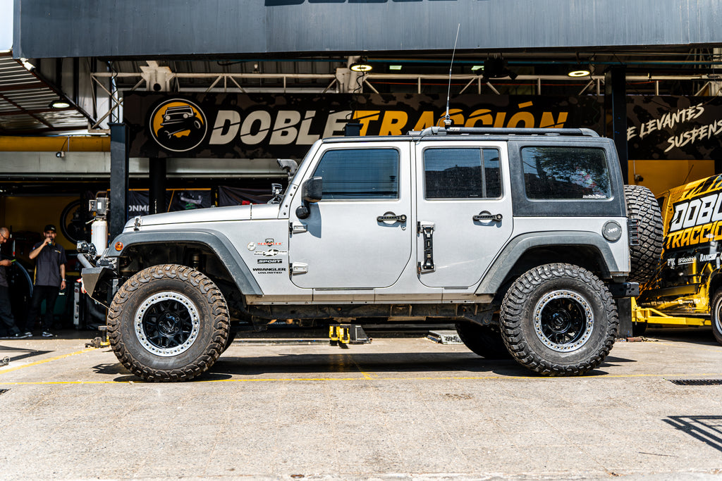 4 Llantas KM235 17x9 5x127 Beadlock Grenade Crawl Negras - KMC Wheels