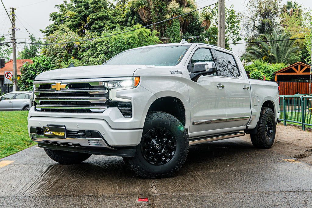 4 Llantas Vapor  D560 18x9 6X135/139 Negra F150/Silverado - Fuel