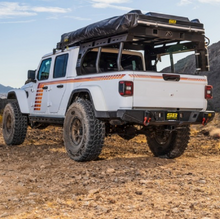 Cargar imagen en el visor de la galería, Parachoque trasero XRC Gen2 Jeep Gladiator JT - Smittybilt - DOBLETRACCION 