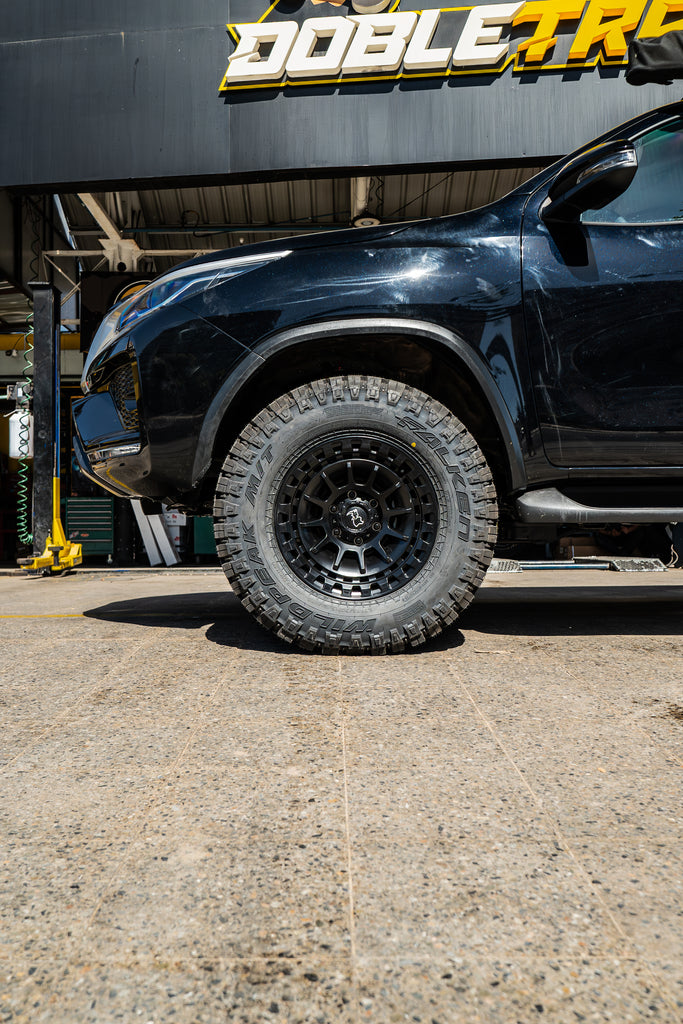 4 Llantas Chamber 17x8,5 6x139 Matte Black - Black Rhino