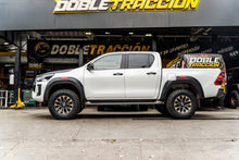 Cargar imagen en el visor de la galería, TOYOTA HILUX GR BLANCA KO3 2.jpg