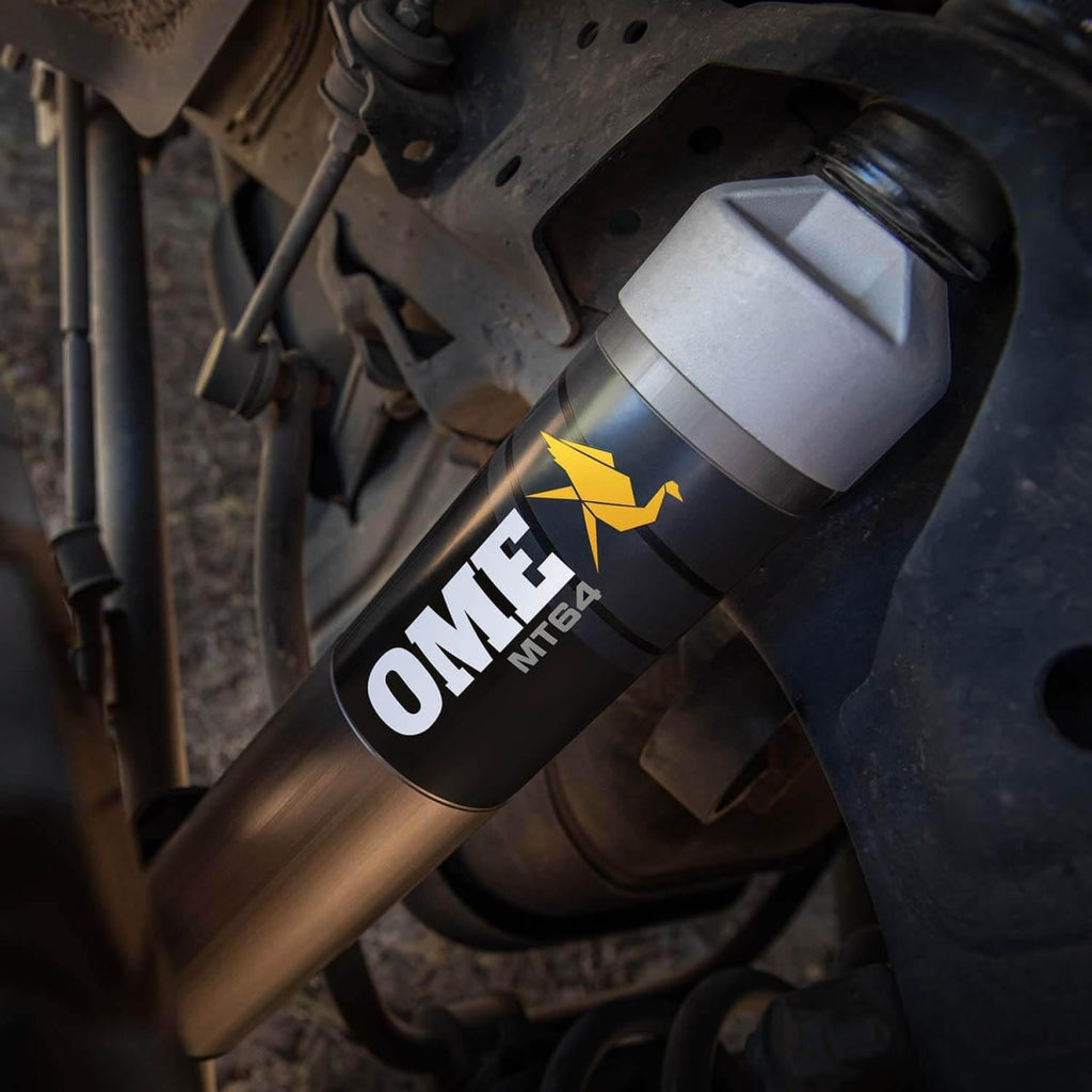 Kit de suspension MT64 Toyota Hilux Revo / GR Sport (16+) - Old Man Emu