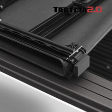 Cargar imagen en el visor de la galería, Tapa plegable vinil Trifecta Chevrolet Silverado Cab. 1/2 (+14) - Extang